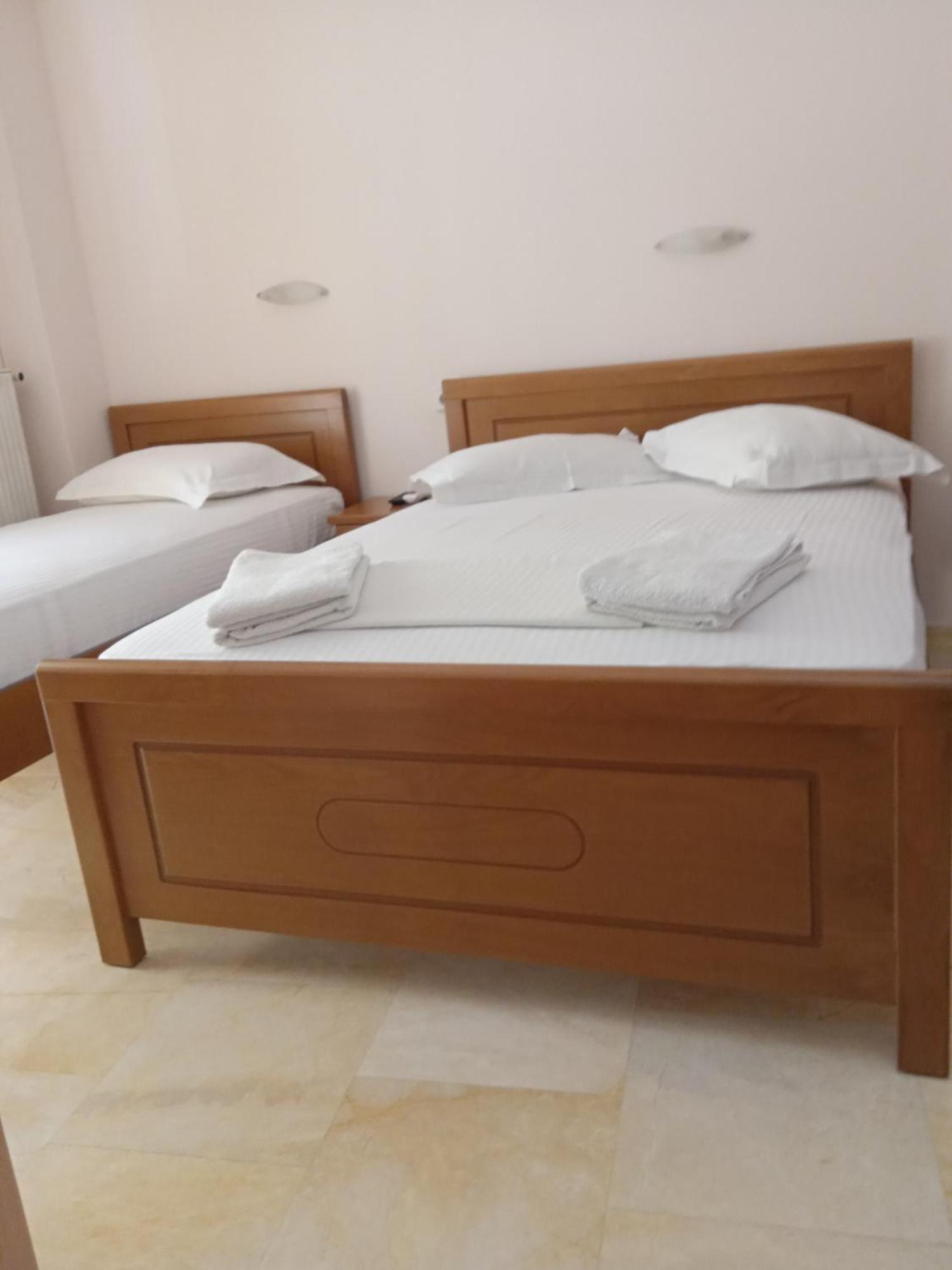 Dimitra Pentaliou Rooms Kamena Vourla Exteriör bild